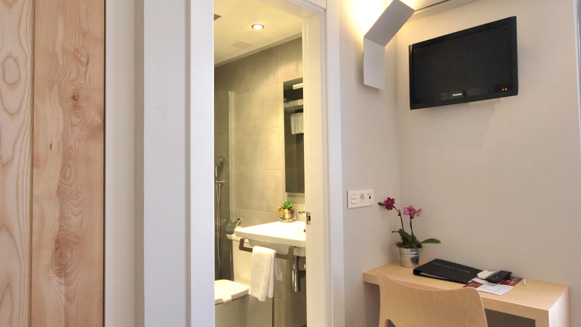 Hotel Avenida Pamplona 3*,  Spain